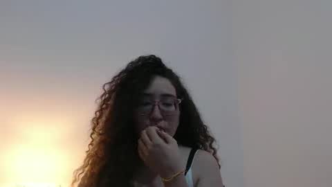 Snapshot of esteralcantara chatting on 02-11-26, 01:21 esteralcantara online show from 02-11-26, 01:21