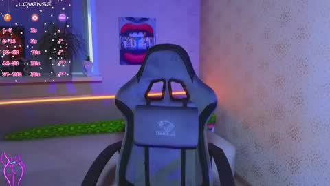 EsterPlayful online show from 09-16-25, 10:49