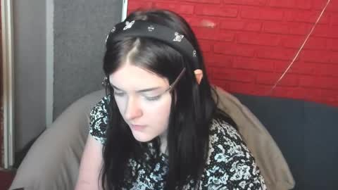 Ester  online show from 04-11-26, 03:49