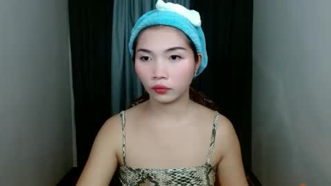 Snapshot of estherlust chatting on 04-23-26, 11:42 IRIS online show from 04-23-26, 11:42