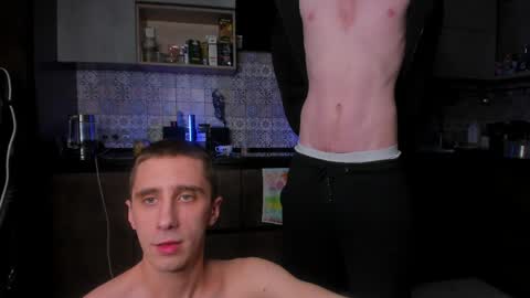 LOUIS online show from 04-08-26, 01:16