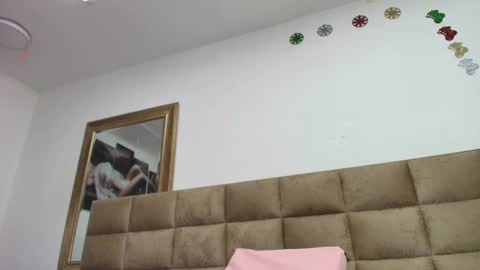Snapshot of estrella_hanks_ chatting on 01-20-25, 11:56 Estrella online show from 01-20-25, 11:56