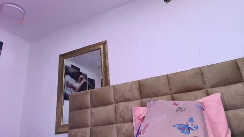 Snapshot of estrella_hanks_ chatting on 01-30-25, 11:55 Estrella online show from 01-30-25, 11:55