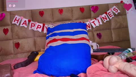 Snapshot of estrella_hanks_ chatting on 02-08-25, 03:00 Estrella online show from 02-08-25, 03:00