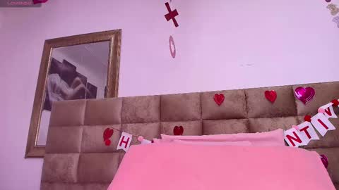 Snapshot of estrella_hanks_ chatting on 02-13-25, 12:00 Estrella online show from 02-13-25, 12:00