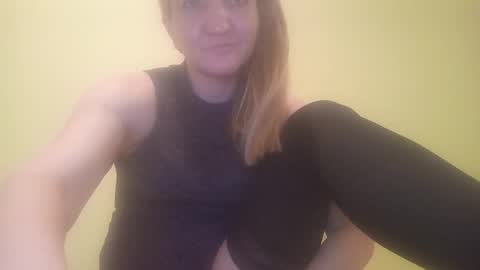 Snapshot of estrellawalters chatting on 12-21-24, 08:32 estrellawalters online show from 12-21-24, 08:32