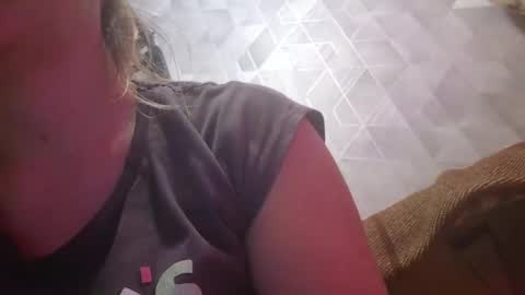 Snapshot of estrellawalters chatting on 11-23-25, 01:11 estrellawalters online show from 11-23-25, 01:11