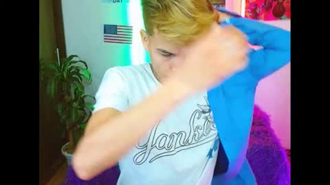 Snapshot of estrellita__jordan chatting on 01-19-25, 01:53 JORDAN online show from 01-19-25, 01:53