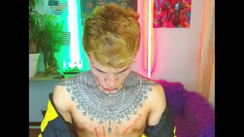 Snapshot of estrellita__jordan chatting on 02-12-25, 01:30 JORDAN online show from 02-12-25, 01:30