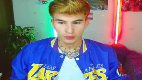 Snapshot of estrellita__jordan chatting on 03-06-25, 03:24 JORDAN online show from 03-06-25, 03:24