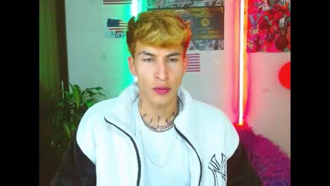 Snapshot of estrellita__jordan chatting on 03-09-25, 04:38 JORDAN online show from 03-09-25, 04:38