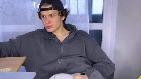 Alex online show from 04-10-26, 02:44