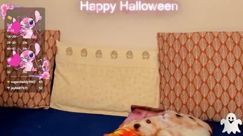 Snapshot of esty_siela chatting on 10-31-25, 07:26 lets get to know each other better in pm online show from 10-31-25, 07:26