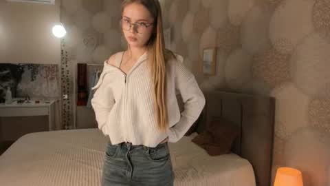 Snapshot of ethalhatchell chatting on 03-01-25, 05:16 Elsa online show from 03-01-25, 05:16
