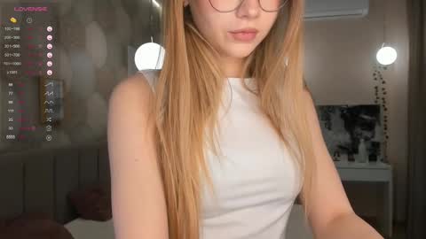 Snapshot of ethalhatchell chatting on 03-03-25, 04:56 Elsa online show from 03-03-25, 04:56