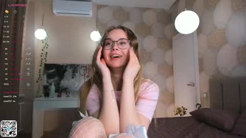 Snapshot of ethalhatchell chatting on 03-11-25, 07:58 Elsa online show from 03-11-25, 07:58