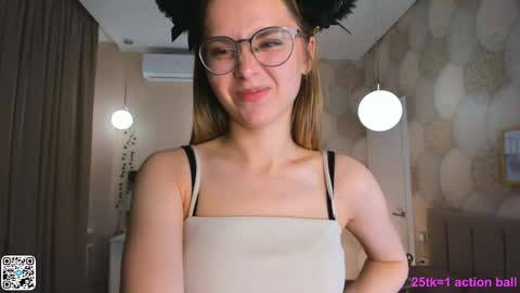 Snapshot of ethalhatchell chatting on 03-12-25, 02:09 Elsa online show from 03-12-25, 02:09