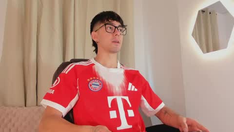 etham_wolf1 online show from 04-07-26, 05:57