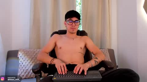 etham_wolf1 online show from 04-29-26, 05:30