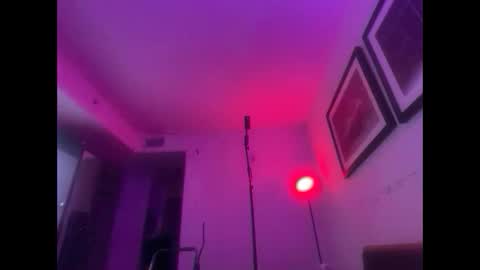 Snapshot of ethan_astrid chatting on 10-09-25, 09:51 Bustedpussy online show from 10-09-25, 09:51