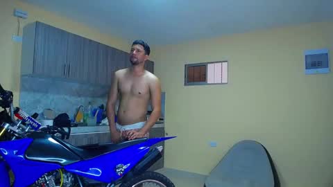 Jose online show from 10-11-25, 04:16