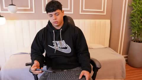 Snapshot of ethan_occonor chatting on 05-12-26, 12:57 ethan_occonor online show from 05-12-26, 12:57
