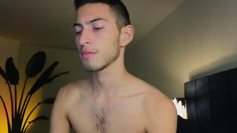 Snapshot of ethan_skiny_ chatting on 12-20-24, 07:22 Joan online show from 12-20-24, 07:22