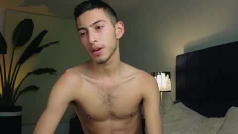 Snapshot of ethan_skiny_ chatting on 12-22-24, 04:17 Joan online show from 12-22-24, 04:17