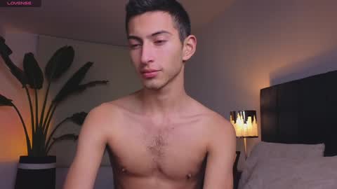 Snapshot of ethan_skiny_ chatting on 01-06-25, 04:04 Joan online show from 01-06-25, 04:04