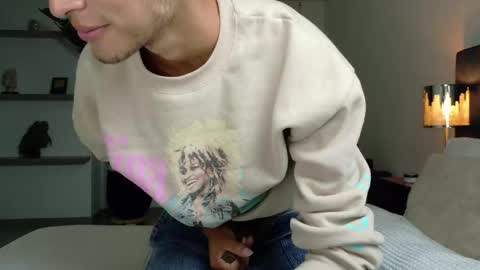 Snapshot of ethan_skiny_ chatting on 11-28-25, 05:54 Joan online show from 11-28-25, 05:54