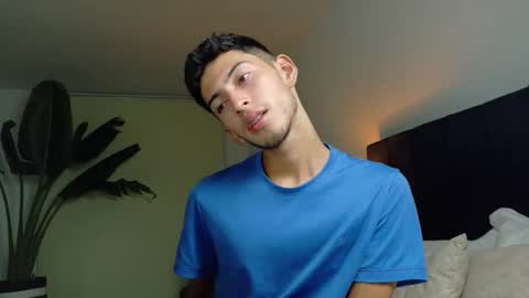 Snapshot of ethan_skiny_ chatting on 12-02-25, 04:40 Joan online show from 12-02-25, 04:40