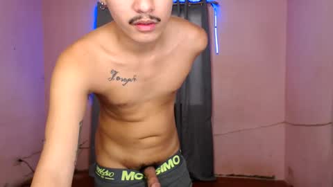 Snapshot of ethan_uwuxx chatting on 02-25-25, 10:29 DAVE online show from 02-25-25, 10:29