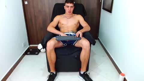 ethangreey1 online show from 02-13-25, 01:08