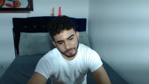 Snapshot of ethanhairy chatting on 01-11-25, 01:48 Ethan online show from 01-11-25, 01:48