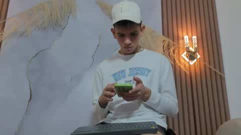 ethanhot_os online show from 05-12-26, 08:28