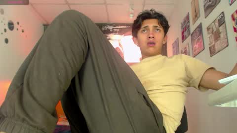 Snapshot of ethann1_ chatting on 10-25-25, 04:42 ETHAN online show from 10-25-25, 04:42