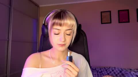 Emily online show from 11-21-25, 05:06