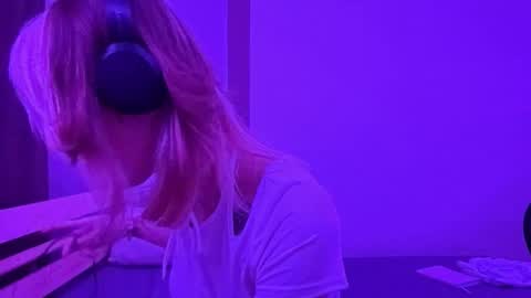 Emily online show from 11-22-25, 07:13