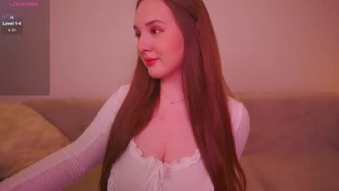 Snapshot of ettennayt chatting on 10-22-25, 06:29 Hello I am AliseNext stream - 1700 GTM1 online show from 10-22-25, 06:29