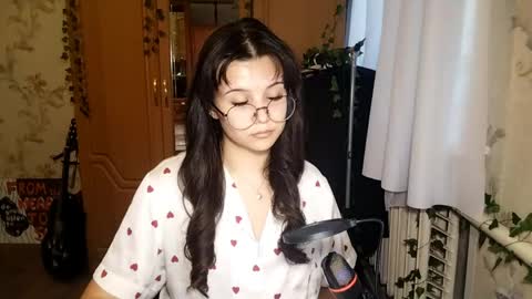 Snapshot of eugeniecarrubba chatting on 05-30-26, 03:20 Lily 1st day online show from 05-30-26, 03:20