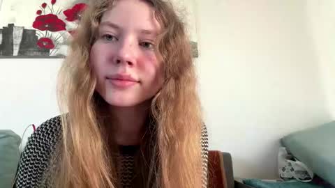 Snapshot of eulahquertermous chatting on 03-19-26, 09:24 Olliy online show from 03-19-26, 09:24