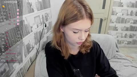 Veronica Tiia Lilith left to right online show from 03-19-26, 03:27