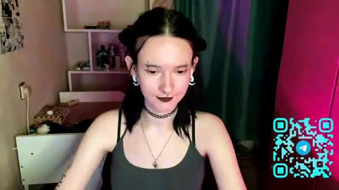 Snapshot of eunabiddlecome chatting on 04-25-26, 01:03 Kate online show from 04-25-26, 01:03