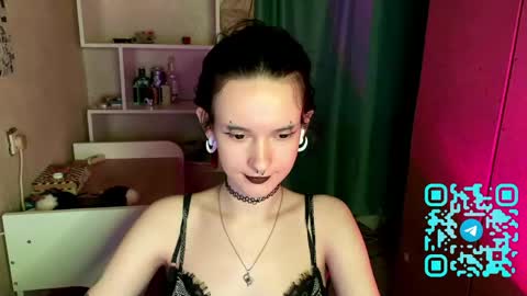 Snapshot of eunabiddlecome chatting on 04-26-26, 11:41 Kate online show from 04-26-26, 11:41