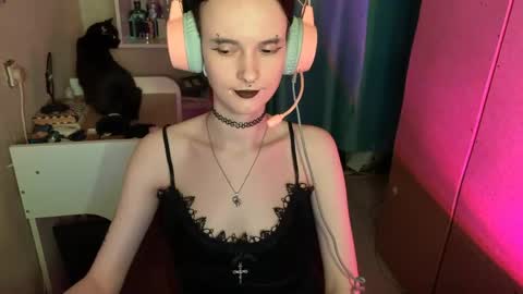 Snapshot of eunabiddlecome chatting on 05-16-26, 10:47 Kate online show from 05-16-26, 10:47