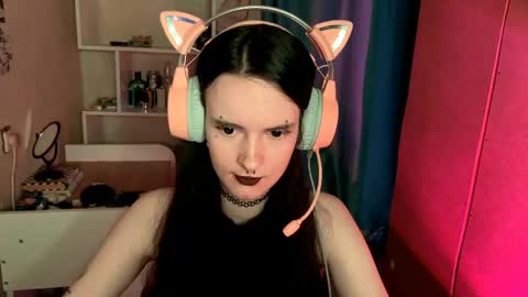 Snapshot of eunabiddlecome chatting on 05-18-26, 05:02 Kate online show from 05-18-26, 05:02