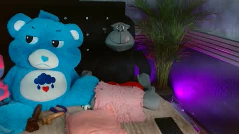 Snapshot of eva_06 chatting on 11-10-25, 01:04 eva_06 online show from 11-10-25, 01:04