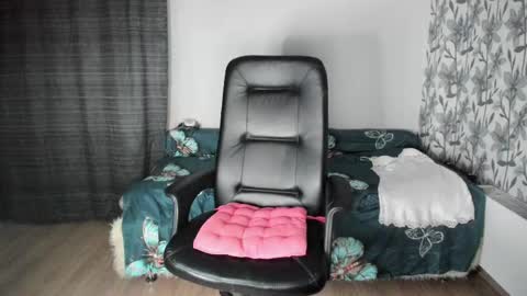 Eva online show from 03-10-25, 11:27