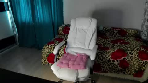 Snapshot of eva_7777 chatting on 07-17-26, 09:27 Eva online show from 07-17-26, 09:27