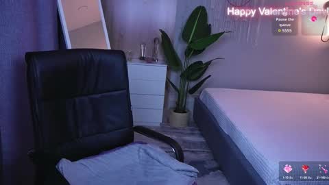 Snapshot of eva_conors_ chatting on 02-19-25, 01:18 Eva online show from 02-19-25, 01:18